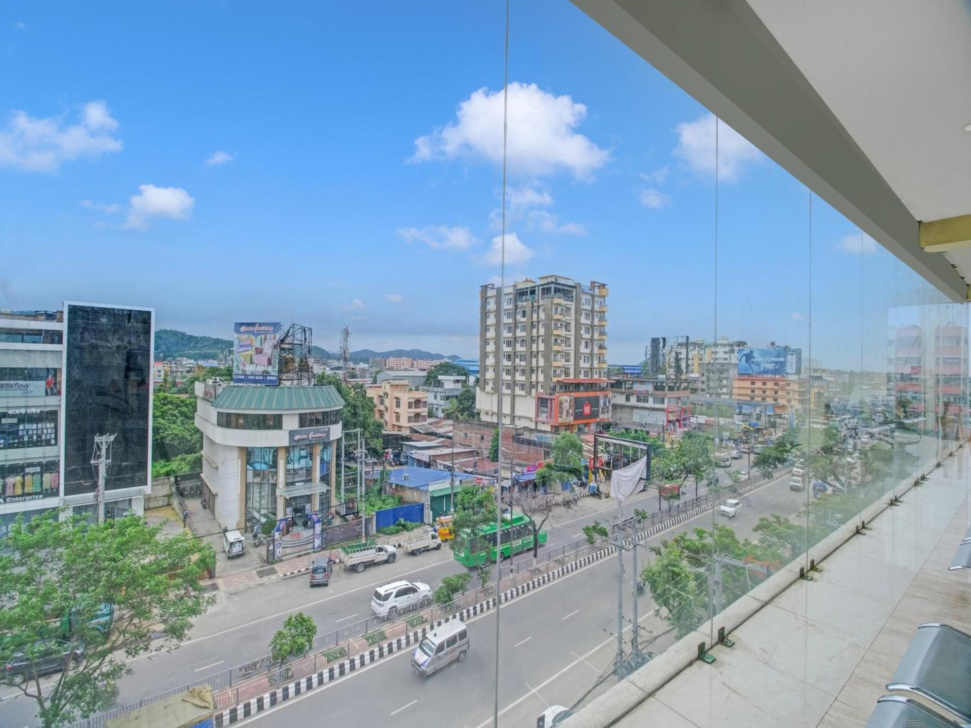 Super Hotel O Maligaon Adabari Guwahati Esterno foto
