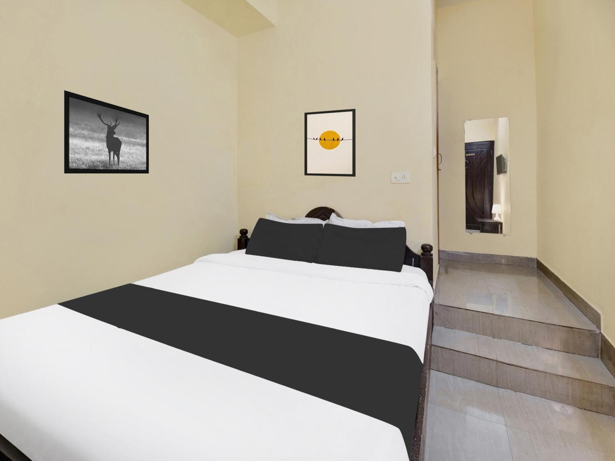 Super Hotel O Maligaon Adabari Guwahati Esterno foto