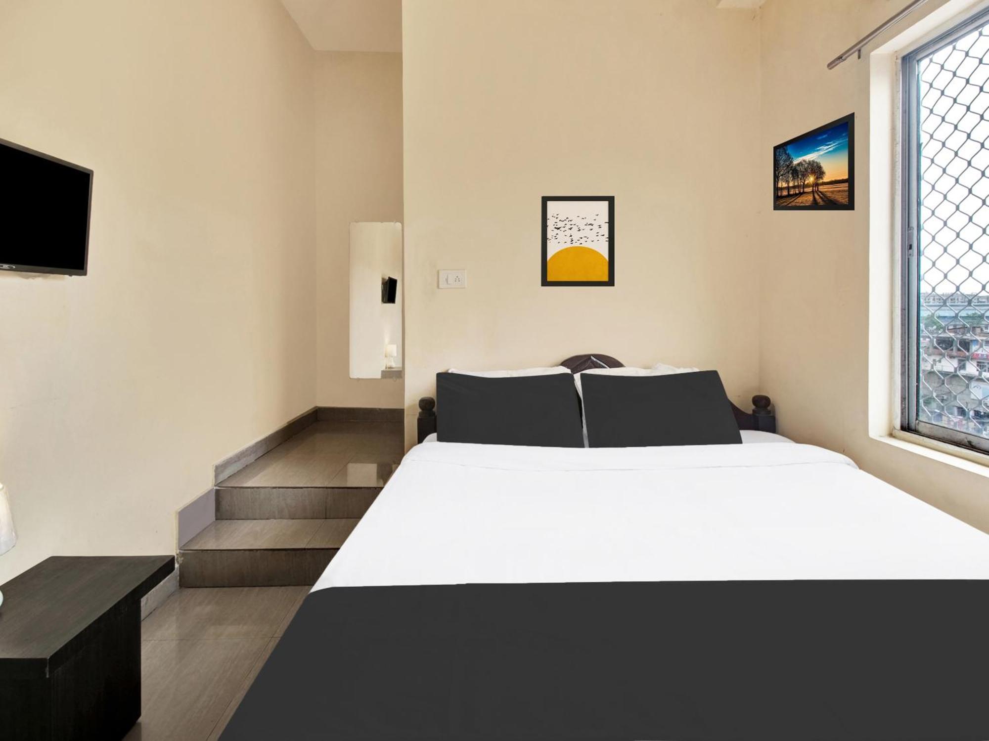 Super Hotel O Maligaon Adabari Guwahati Esterno foto