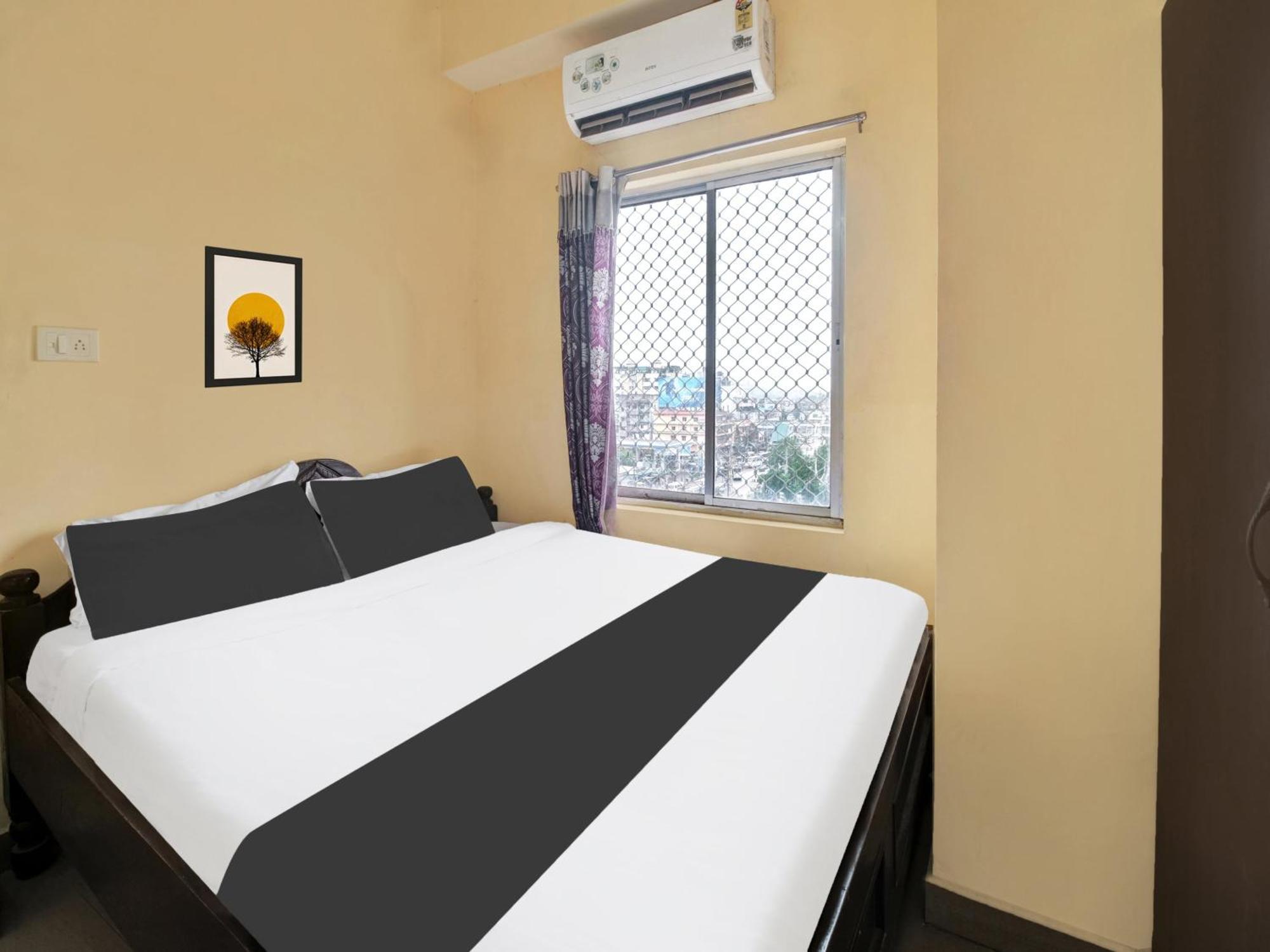 Super Hotel O Maligaon Adabari Guwahati Esterno foto